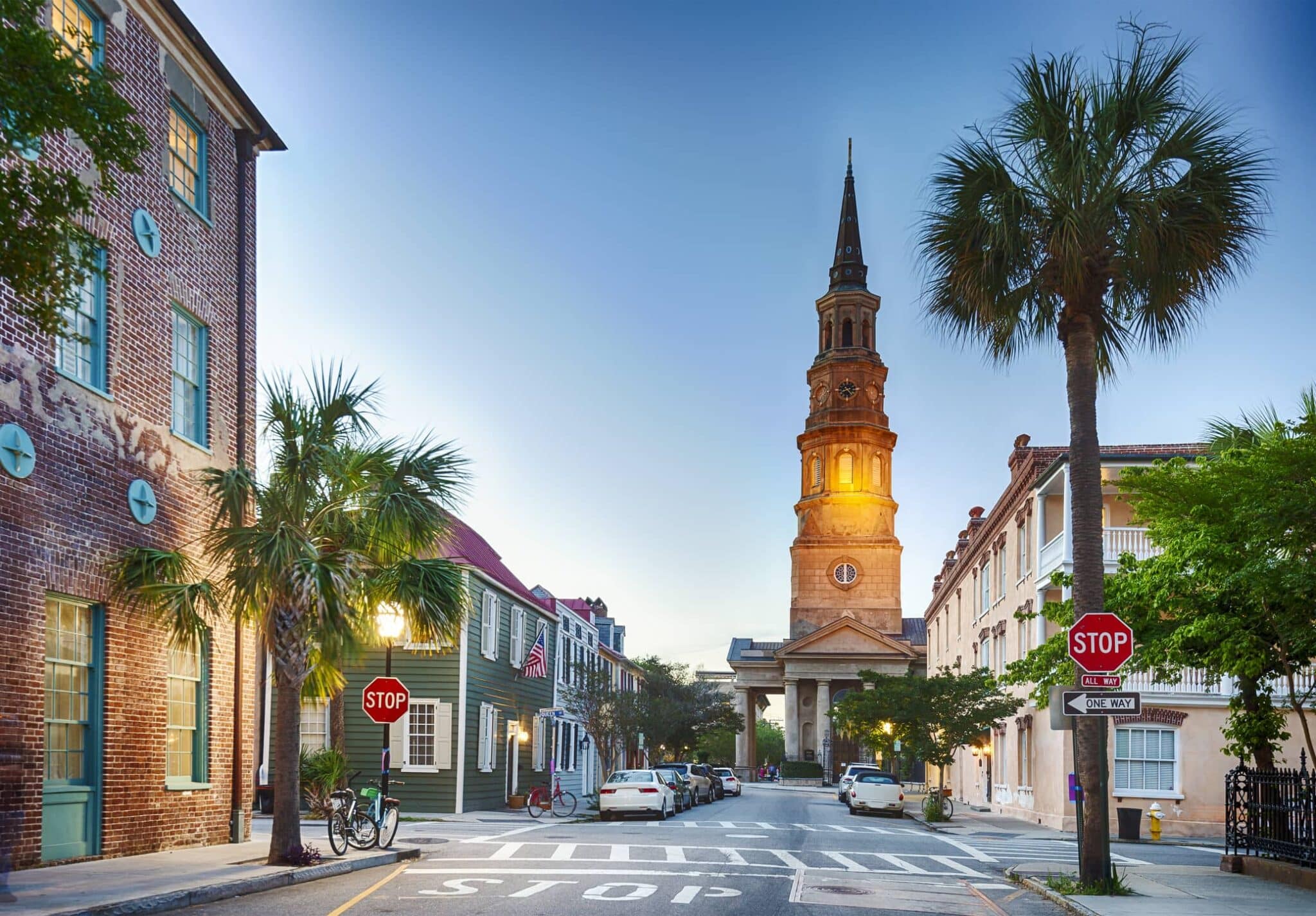 Charleston, South Carolina, a vibrant and historic city known for its unique blend of Southern charm and rich cultural heritage. From the picturesque cobblestone streets to the iconic pastel-colored houses, Charleston