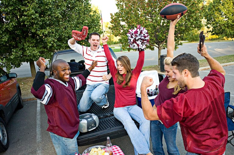 college students tailgating