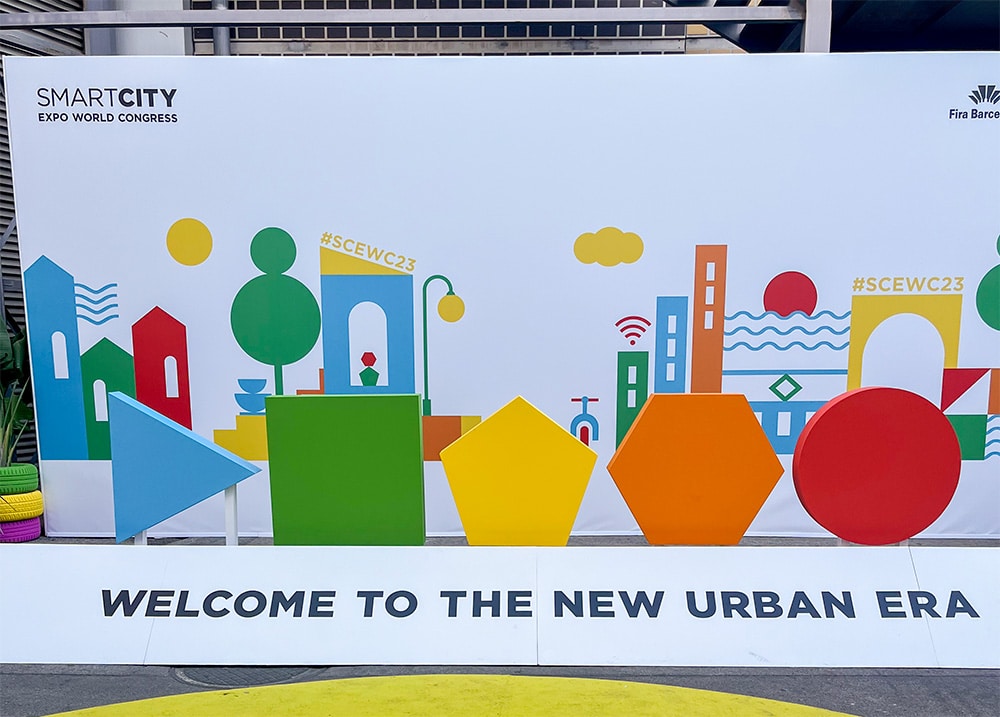 A sign that says welcome to the new urban era.